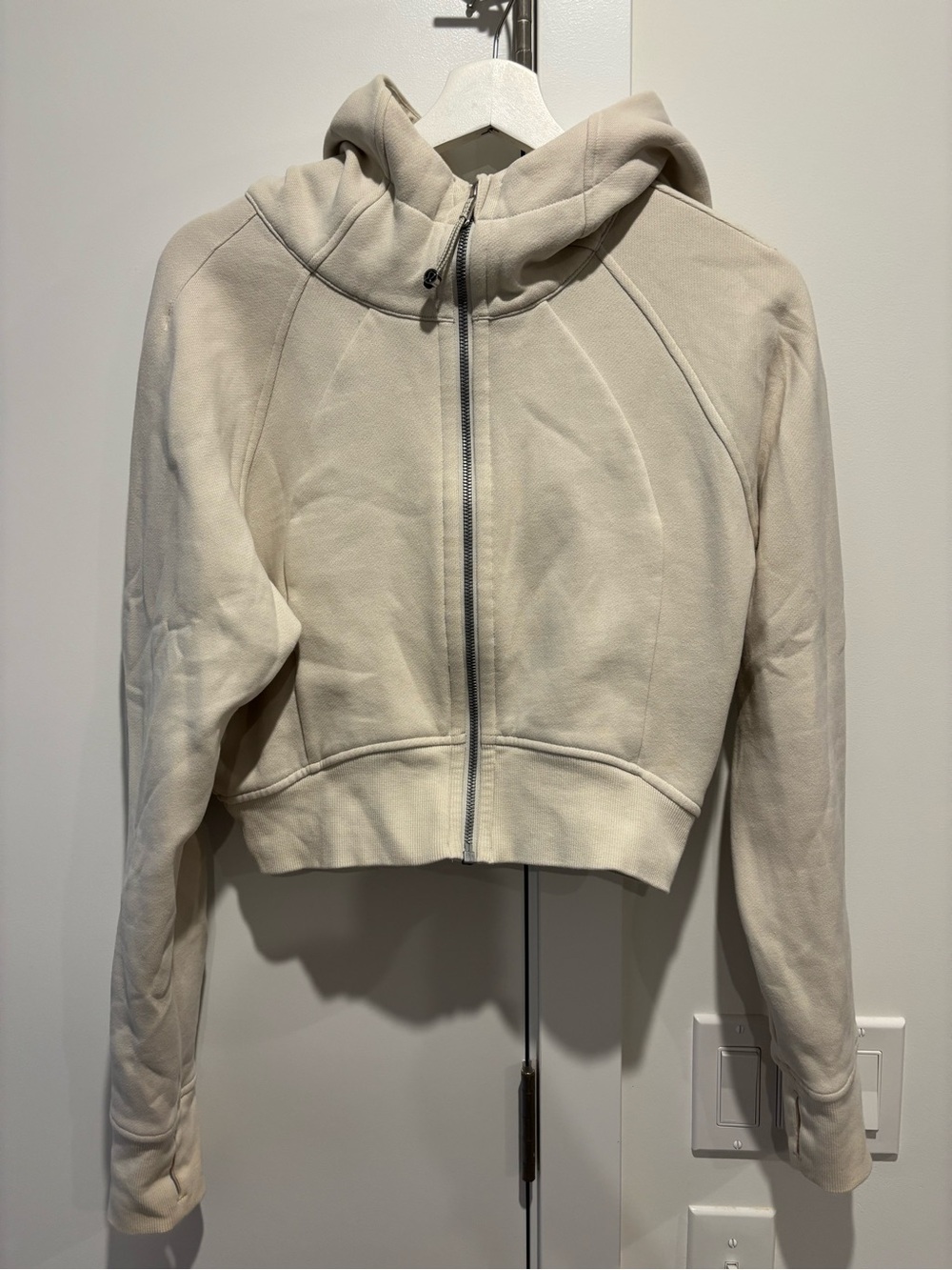 Lululemon Super Cropped Scuba Full-Zip Hooded Sweatshirt in Cream